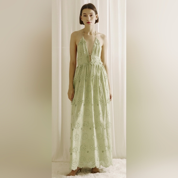 Storia Dresses & Skirts - NWT Storia Eyelet Floral Maxi Dress